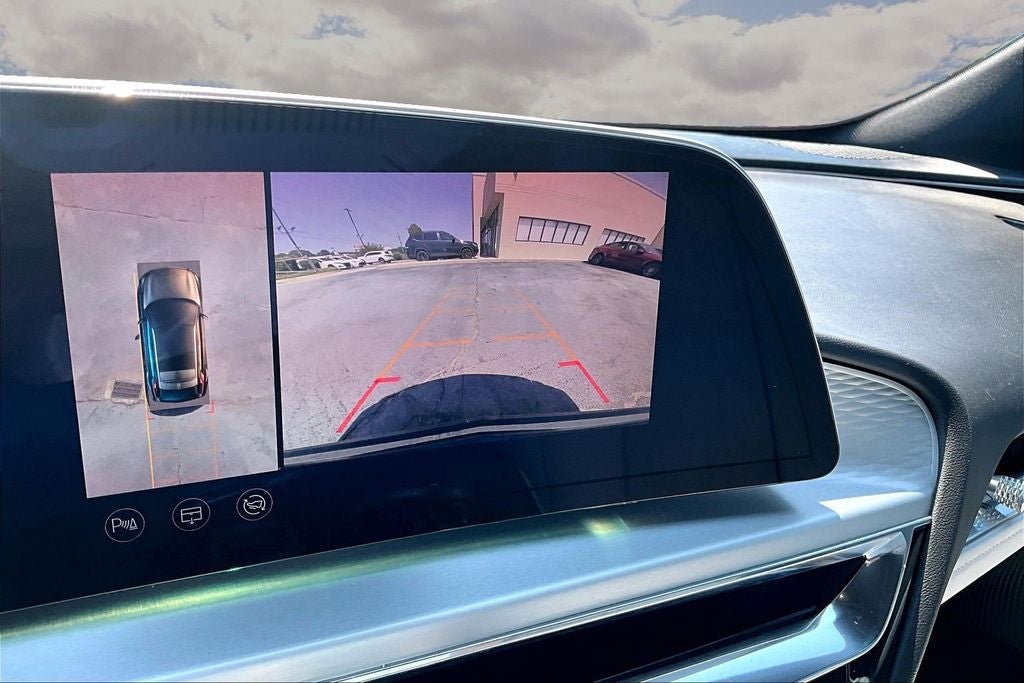2024 Cadillac LYRIQ Sport 2