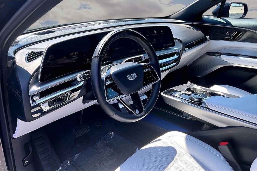 2024 Cadillac LYRIQ Sport 2