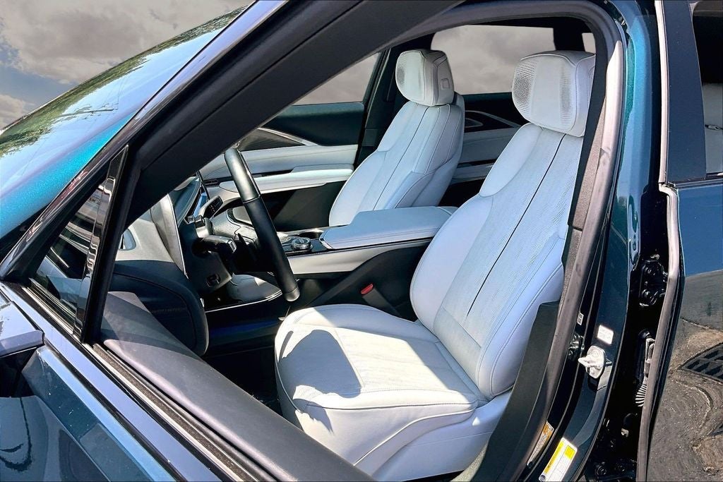 2024 Cadillac LYRIQ Sport 2