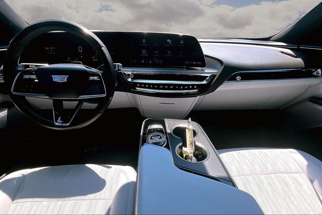 2024 Cadillac LYRIQ Sport 2
