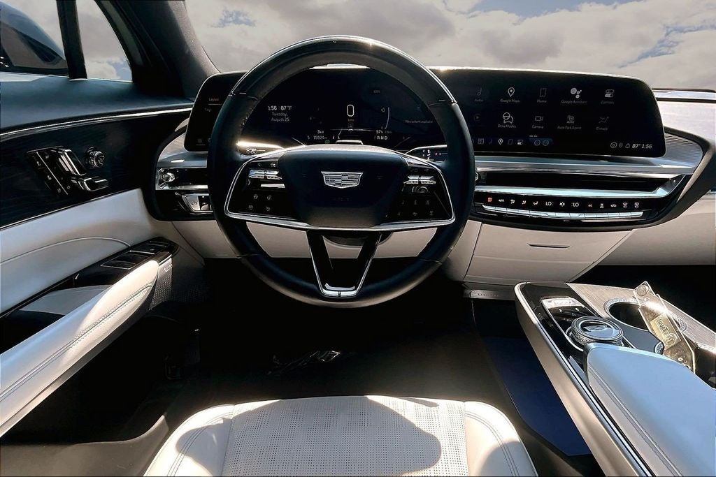 2024 Cadillac LYRIQ Sport 2