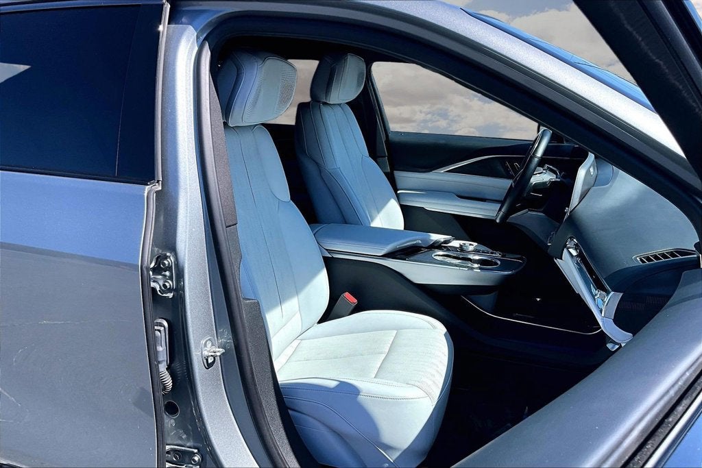 2024 Cadillac LYRIQ Sport 2