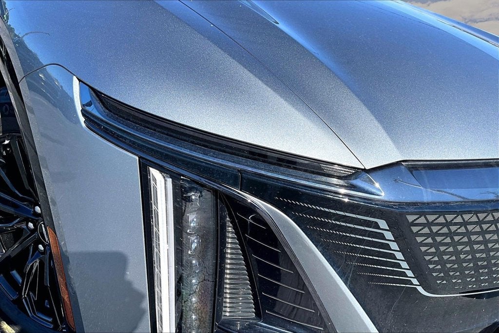 2024 Cadillac LYRIQ Sport 2