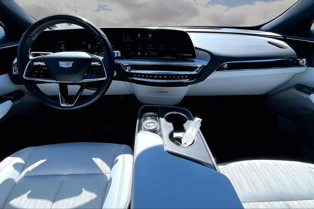 2024 Cadillac LYRIQ Sport 2