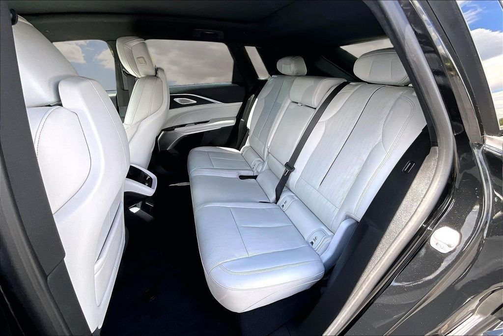 2024 Cadillac LYRIQ Sport