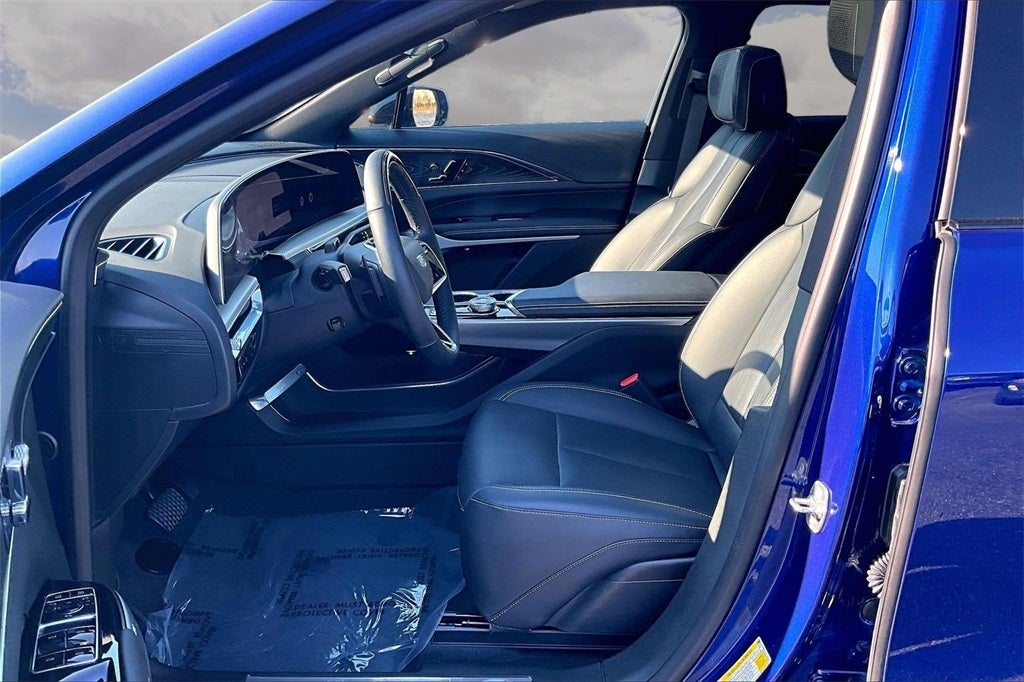 2024 Cadillac LYRIQ Sport 3