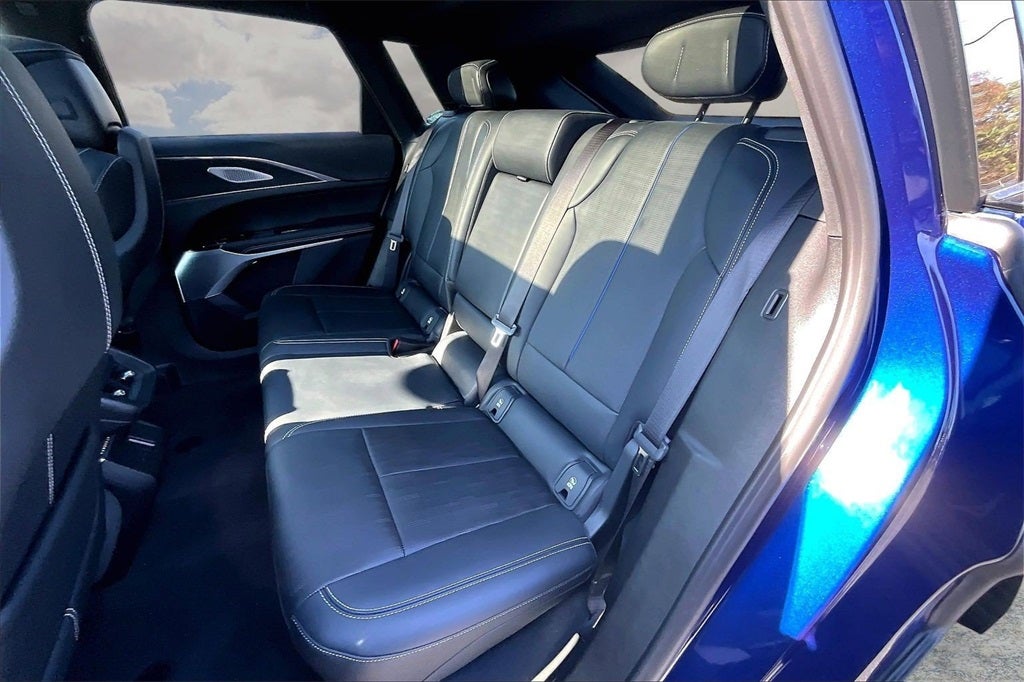 2024 Cadillac LYRIQ Sport 3