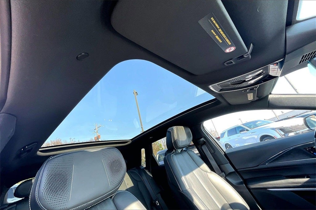 2024 Cadillac LYRIQ Sport 3