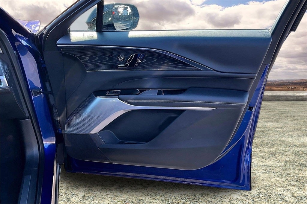 2024 Cadillac LYRIQ Sport 3