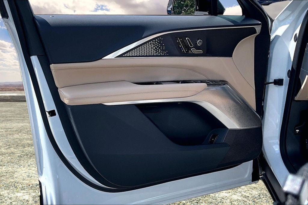 2024 Cadillac LYRIQ Sport 3