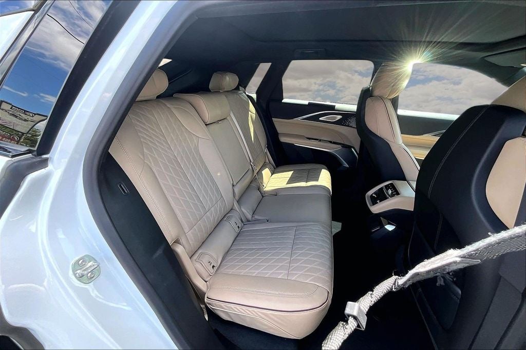 2024 Cadillac LYRIQ Sport 3