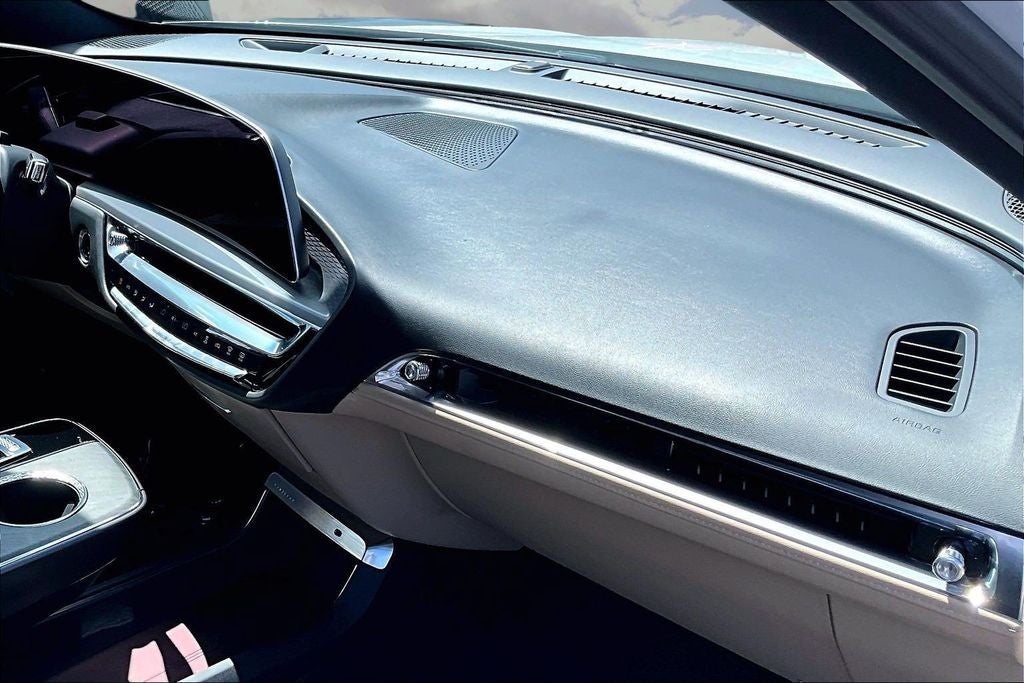 2024 Cadillac LYRIQ Sport 3