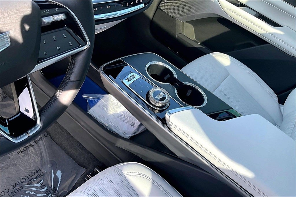 2024 Cadillac LYRIQ Sport 3