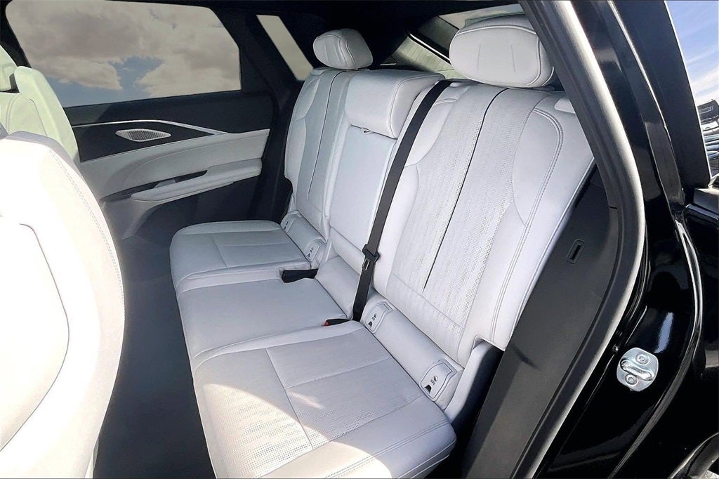 2024 Cadillac LYRIQ Sport 3