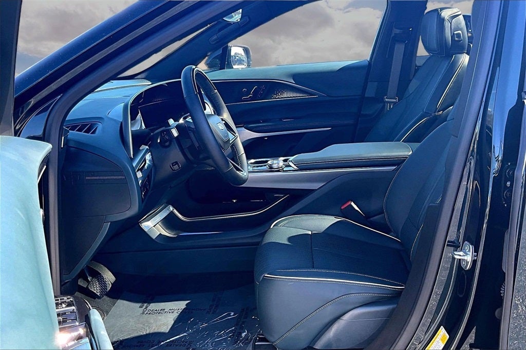 2024 Cadillac LYRIQ Sport 3