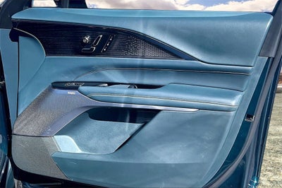 2024 Cadillac LYRIQ Sport 3