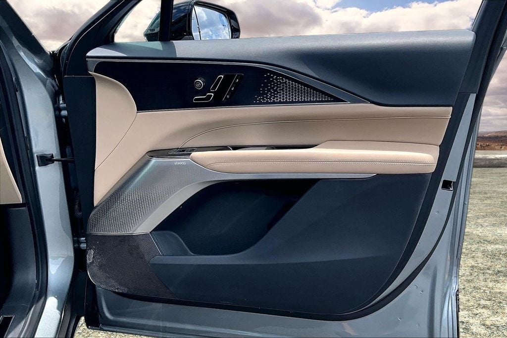 2024 Cadillac LYRIQ Sport 3