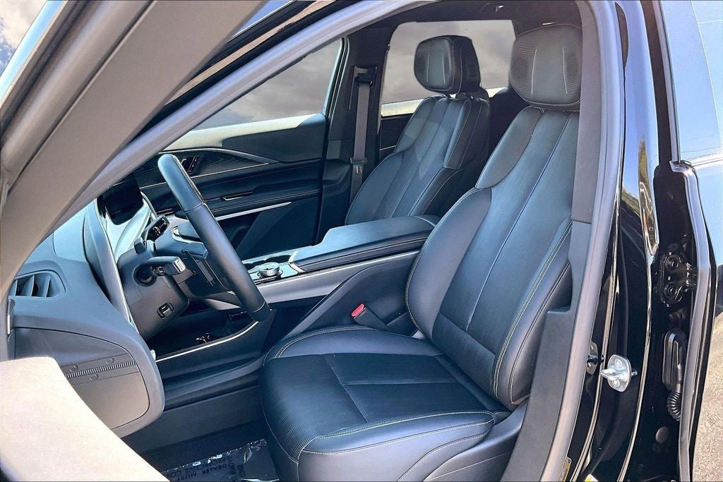 2024 Cadillac LYRIQ Sport 3