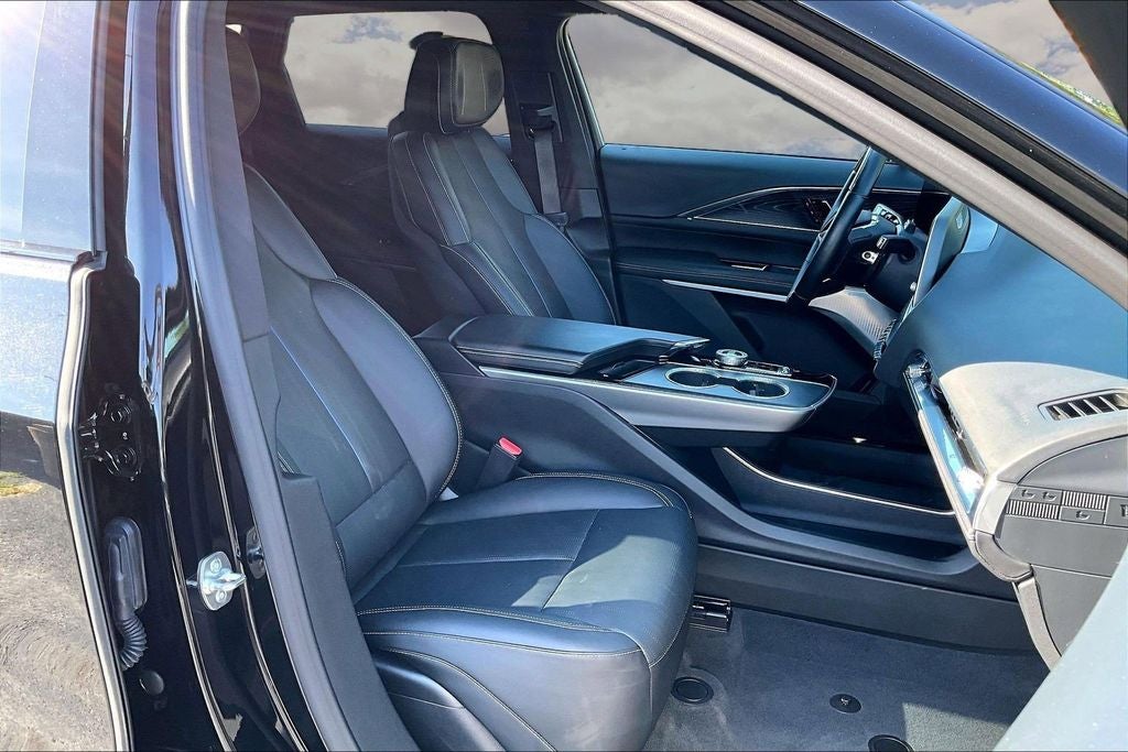 2024 Cadillac LYRIQ Sport 3