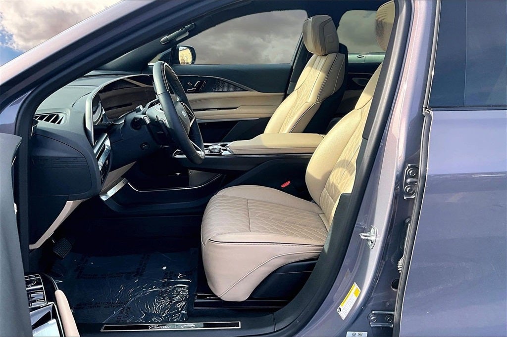 2024 Cadillac LYRIQ Sport 3