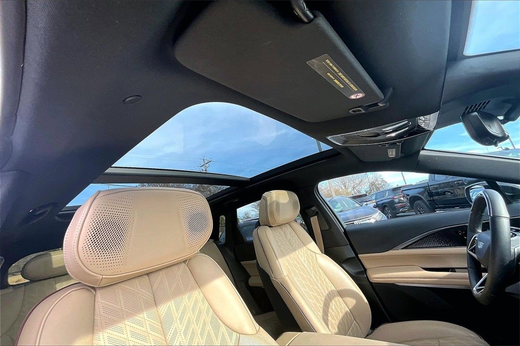 2024 Cadillac LYRIQ Sport 3