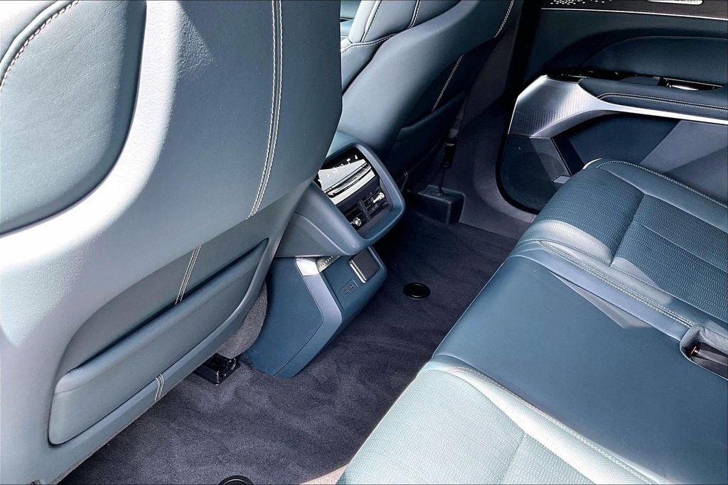 2024 Cadillac LYRIQ Sport 3