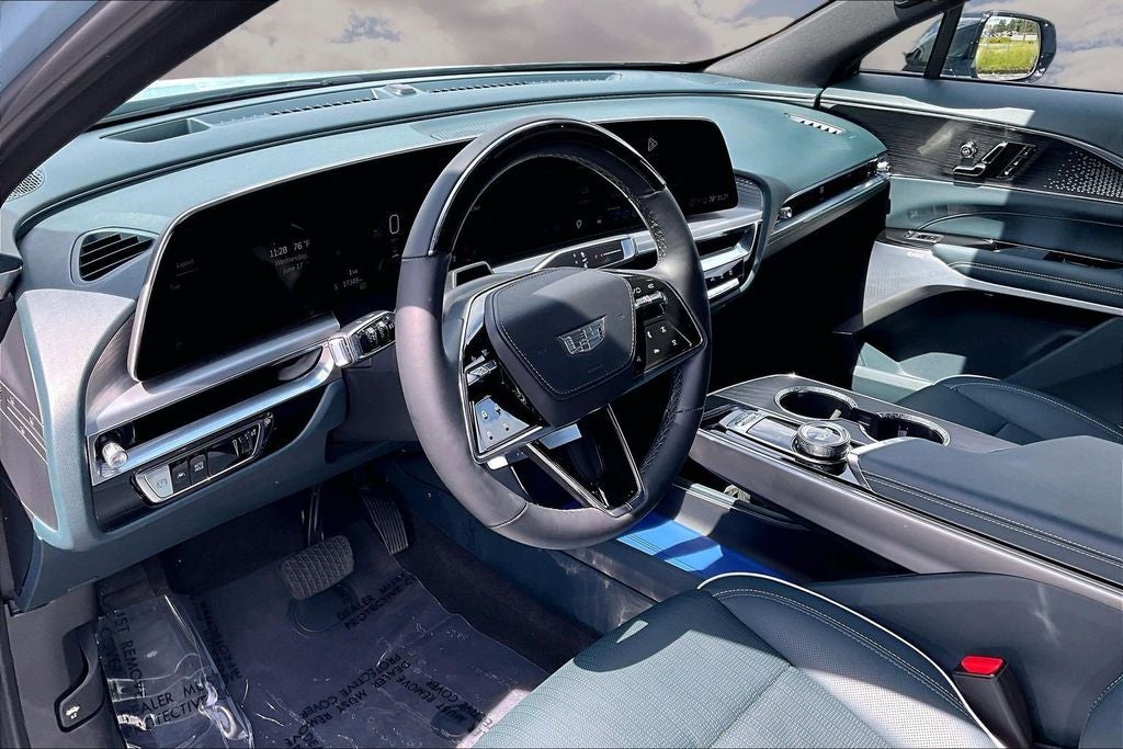 2024 Cadillac LYRIQ Sport 3