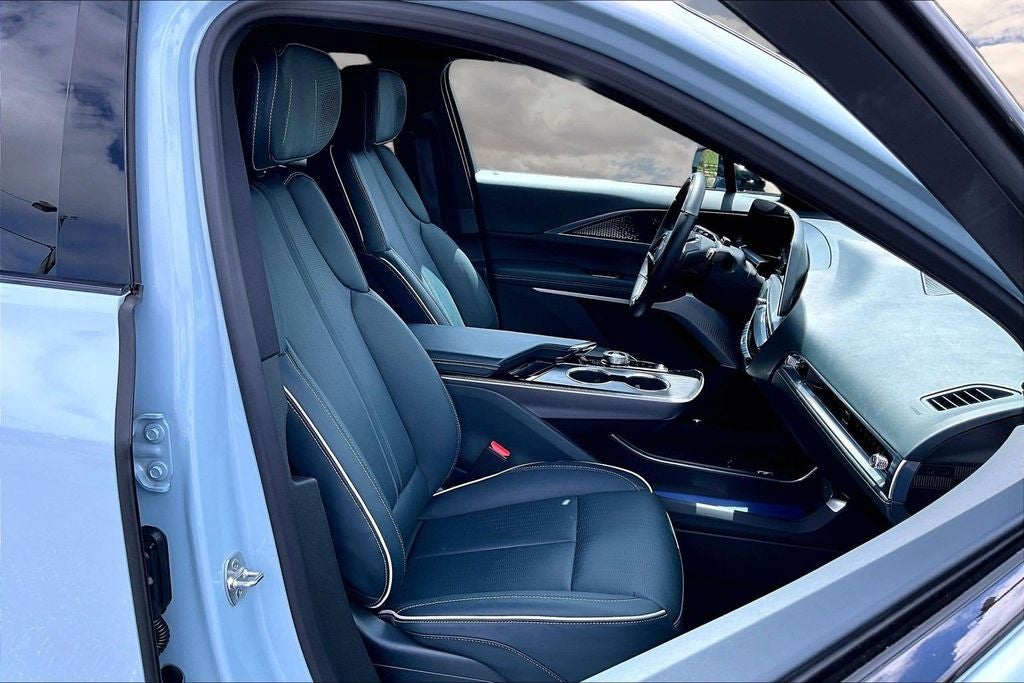 2024 Cadillac LYRIQ Sport 3