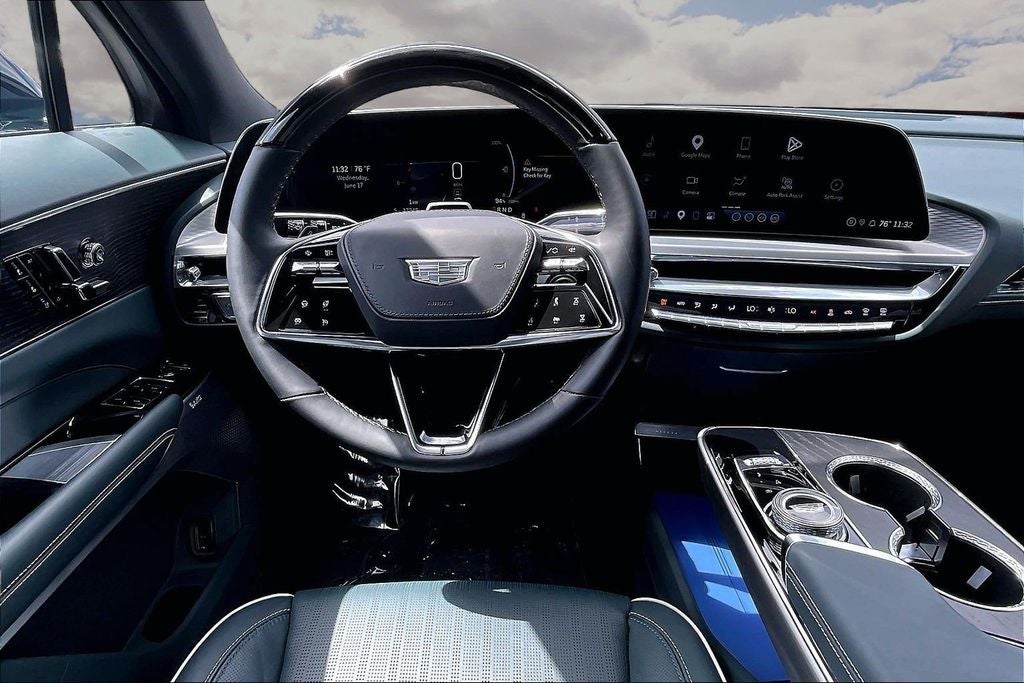 2024 Cadillac LYRIQ Sport 3