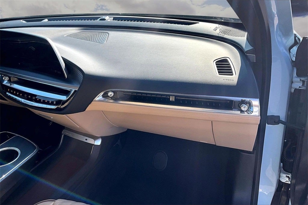 2024 Cadillac LYRIQ Sport 3