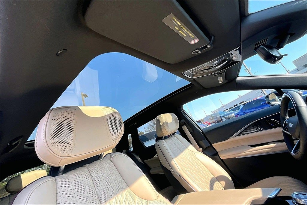 2024 Cadillac LYRIQ Sport 3