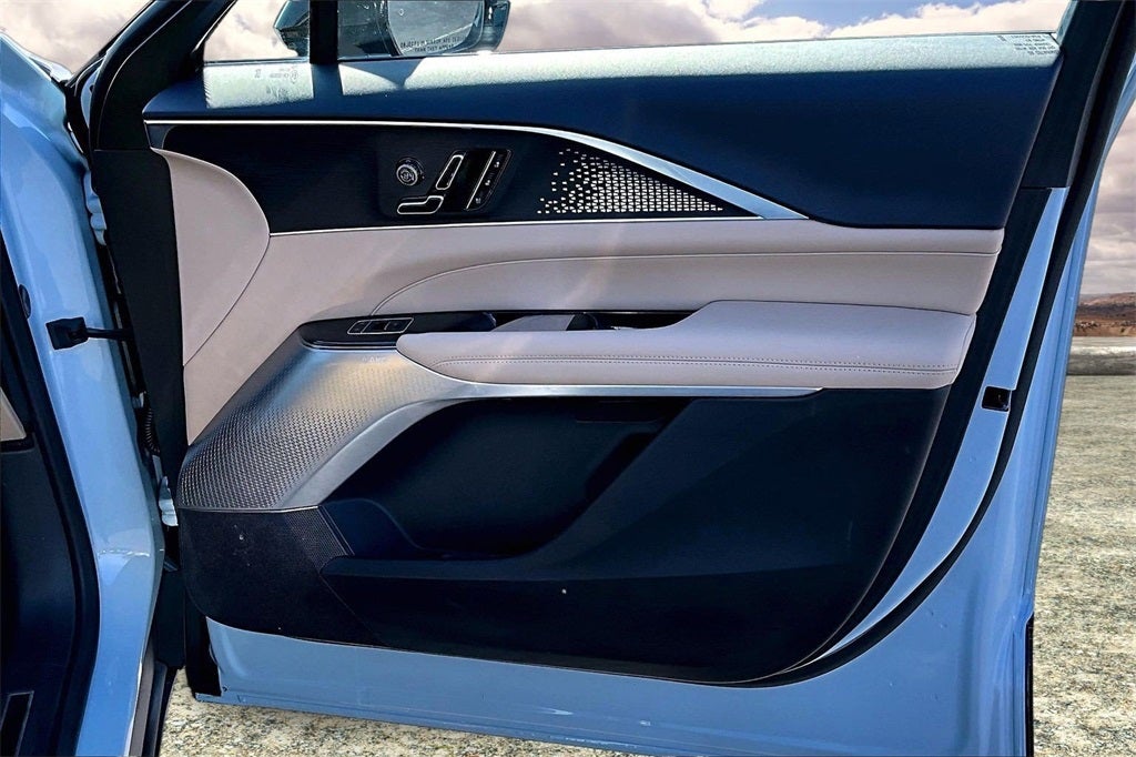 2024 Cadillac LYRIQ Sport 3