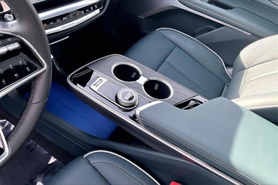 2024 Cadillac LYRIQ Sport 3