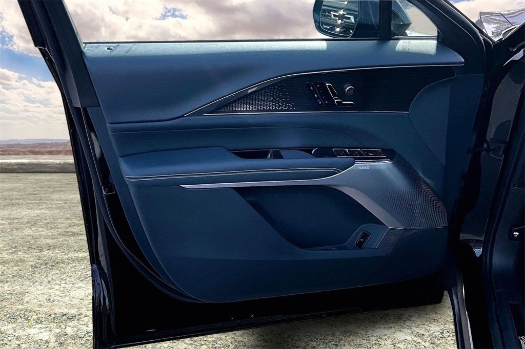 2024 Cadillac LYRIQ Sport 3