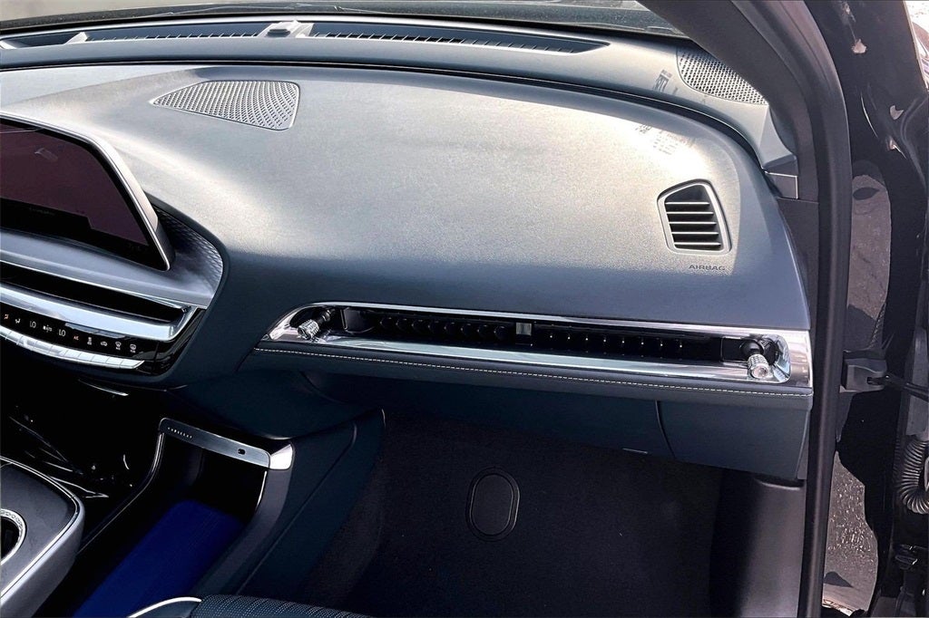 2024 Cadillac LYRIQ Sport 3