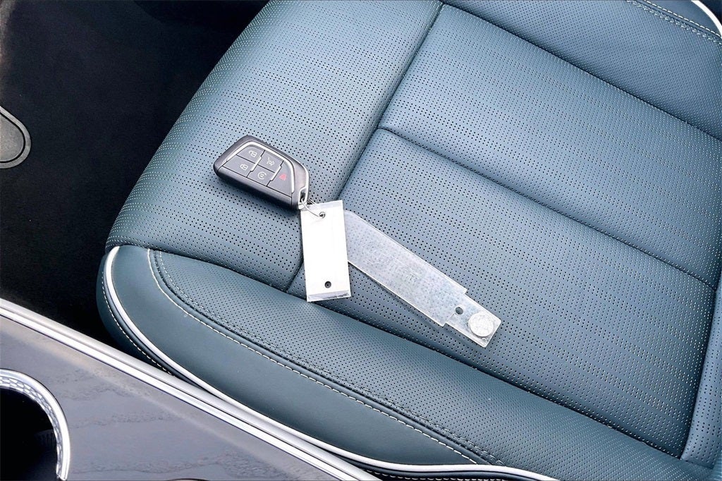 2024 Cadillac LYRIQ Sport 3