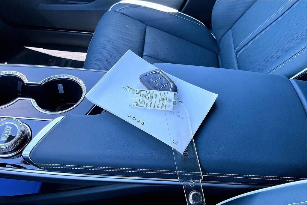 2025 Cadillac LYRIQ Sport 3