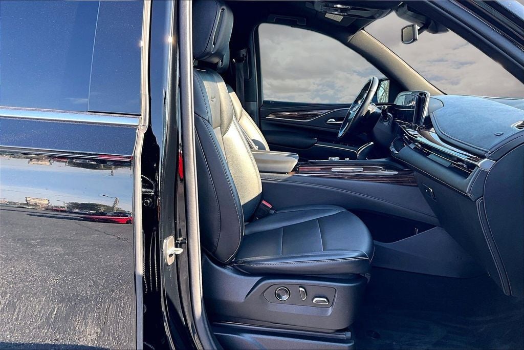 2022 Cadillac Escalade Luxury