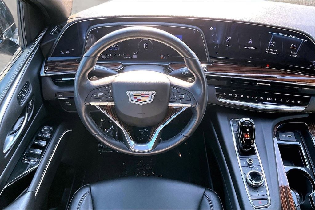 2022 Cadillac Escalade Luxury