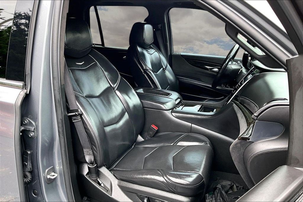 2020 Cadillac Escalade Platinum Edition