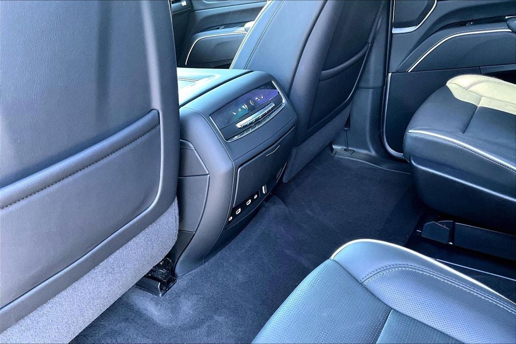 2024 Cadillac Escalade ESV Premium