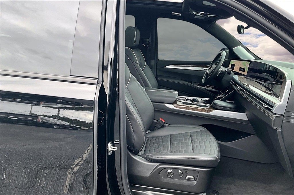 2025 Cadillac Escalade Sport Platinum