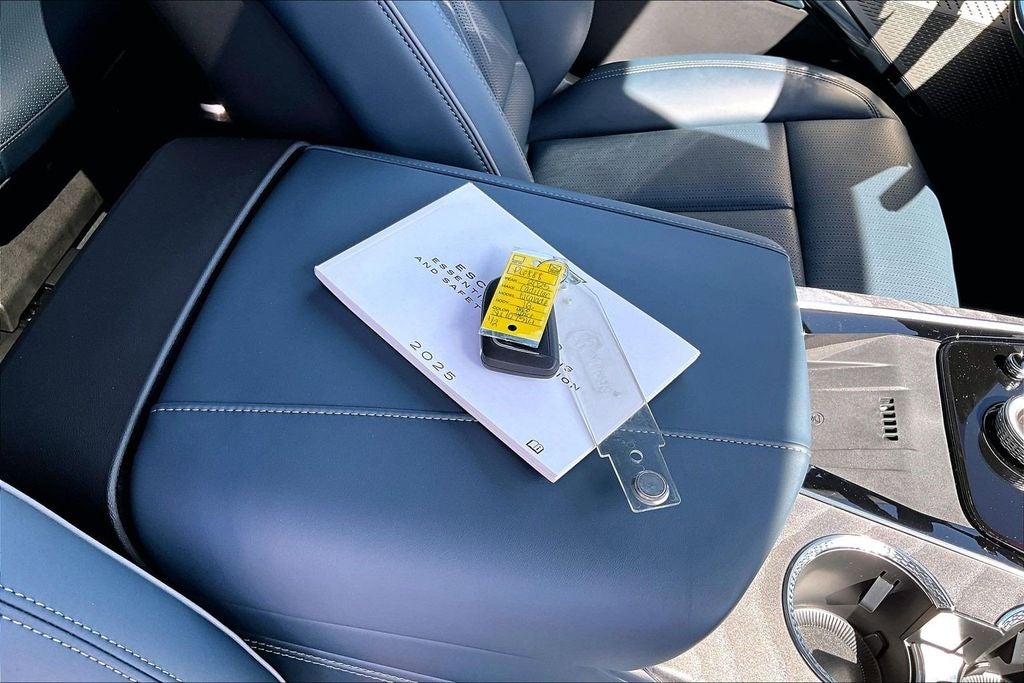 2025 Cadillac ESCALADE IQ Luxury 2