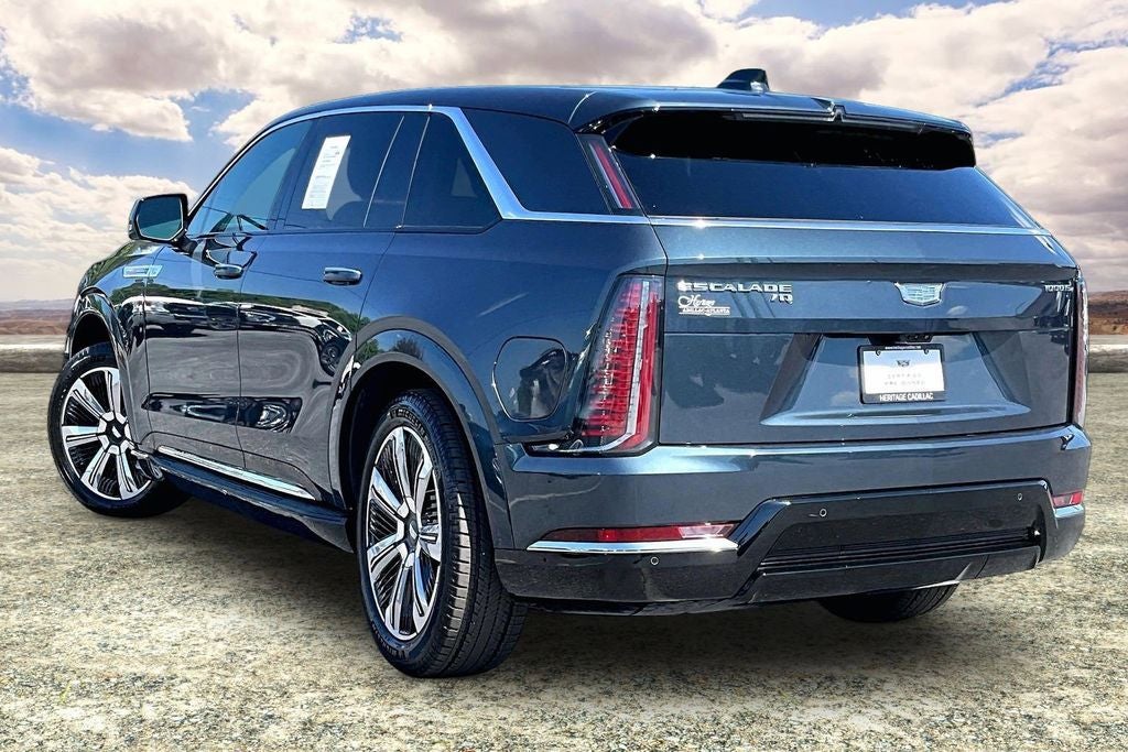 2025 Cadillac ESCALADE IQ Luxury 2