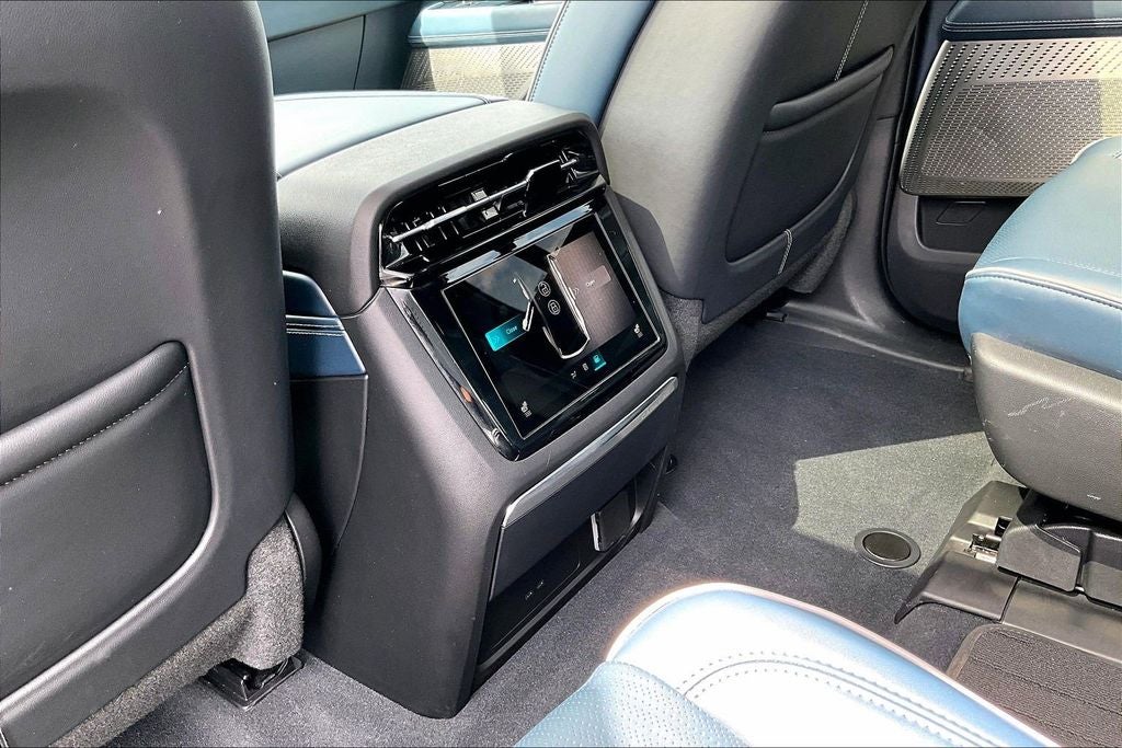 2025 Cadillac ESCALADE IQ Luxury 2