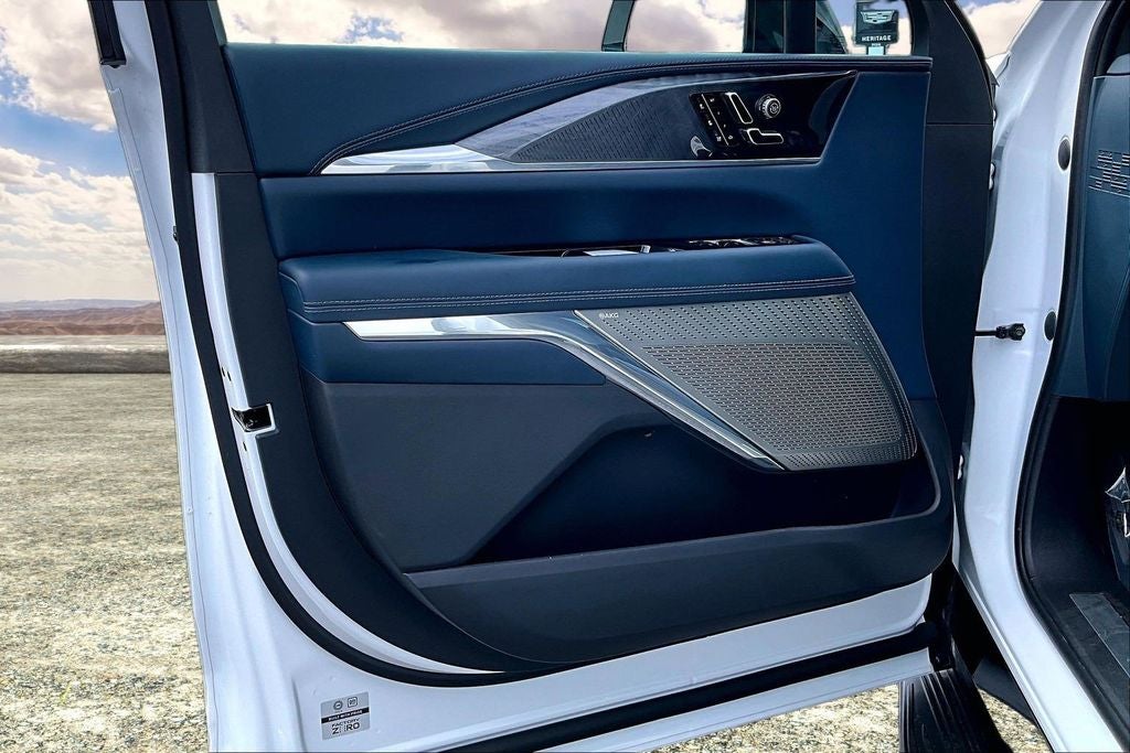 2025 Cadillac ESCALADE IQ Luxury 2