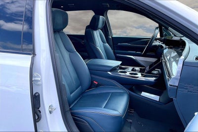2025 Cadillac ESCALADE IQ Luxury 2