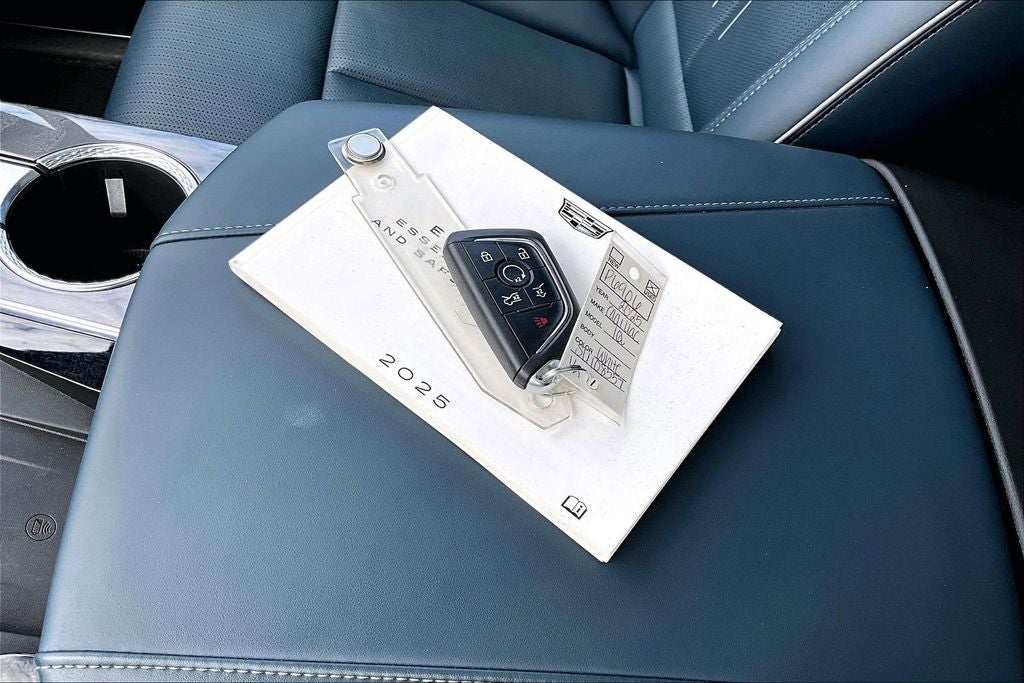 2025 Cadillac ESCALADE IQ Luxury 2