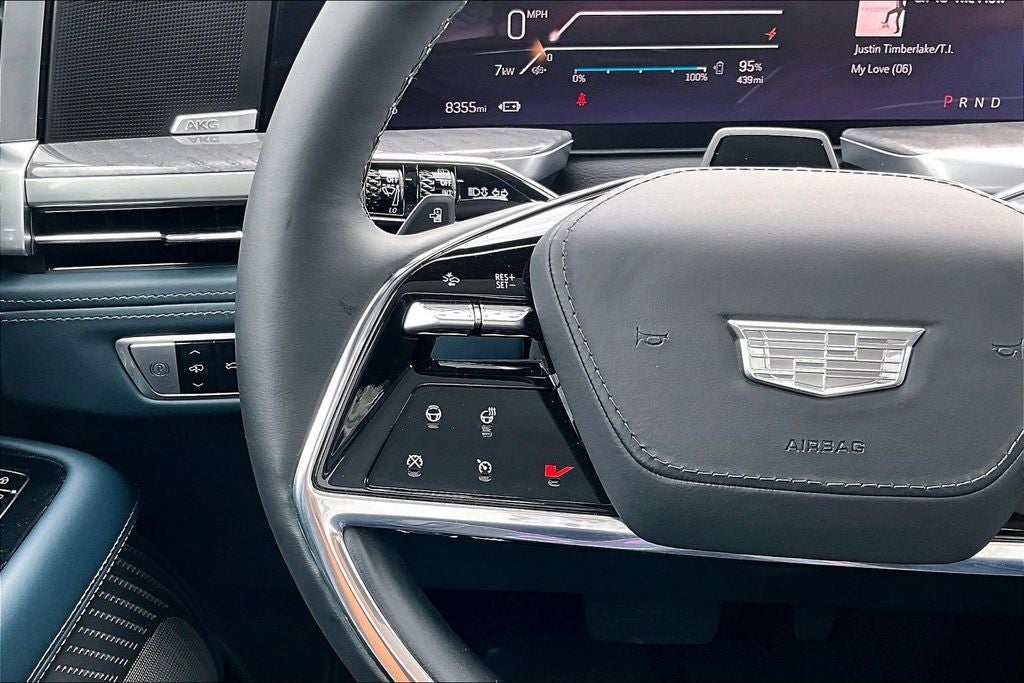 2025 Cadillac ESCALADE IQ Luxury 2