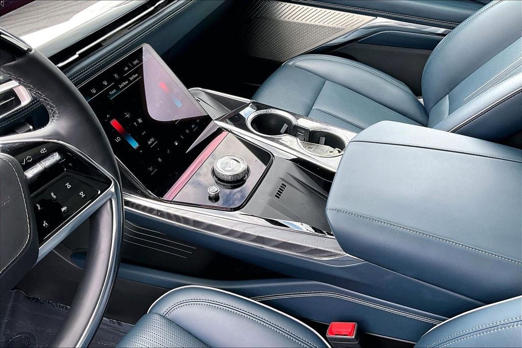 2025 Cadillac ESCALADE IQ Luxury 2